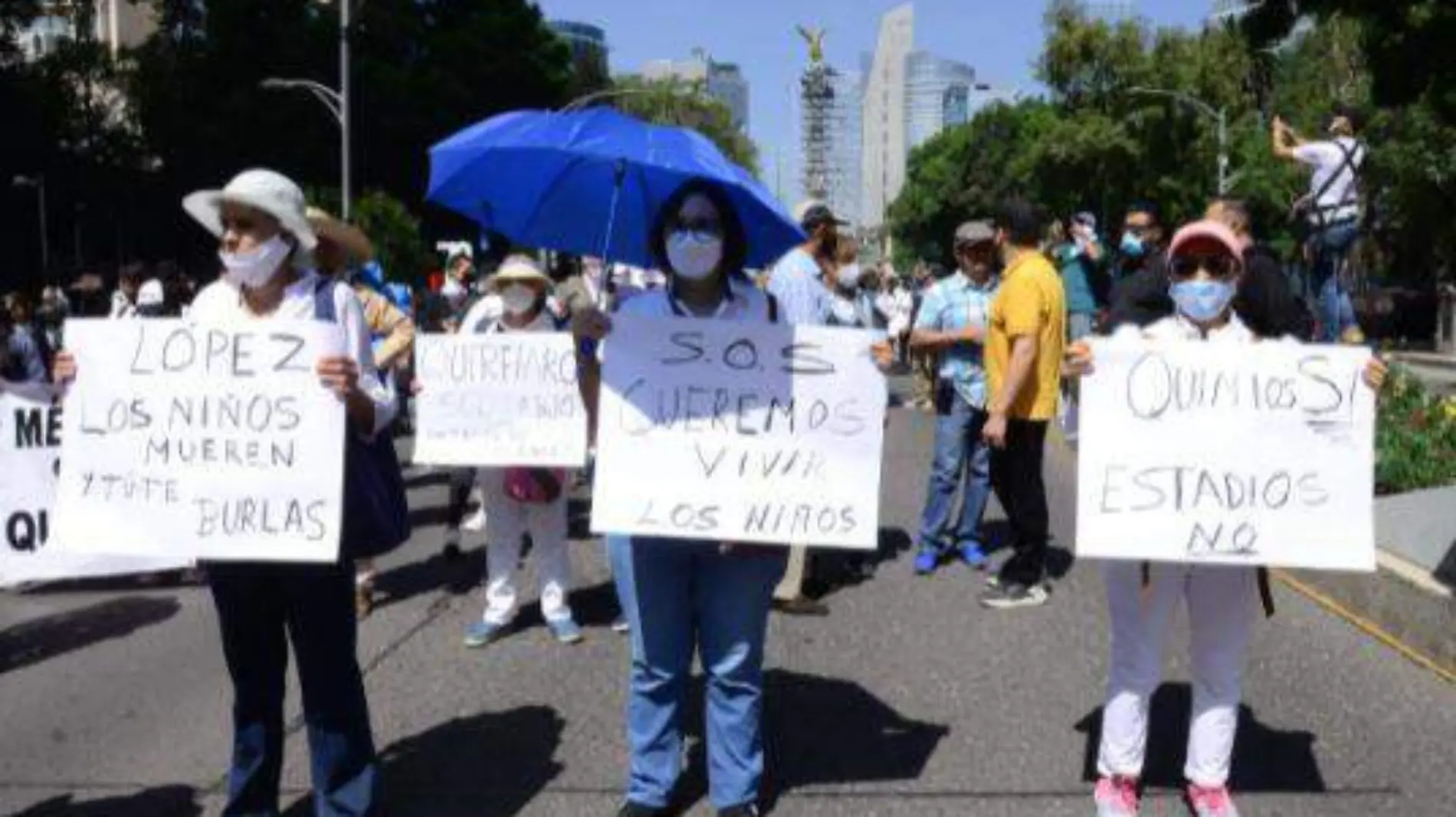 marcha de padres de niños con cancer en cdmx